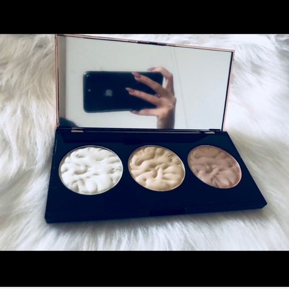 Anastasia Beverly Hills Other - Revolution champagne highlight palette